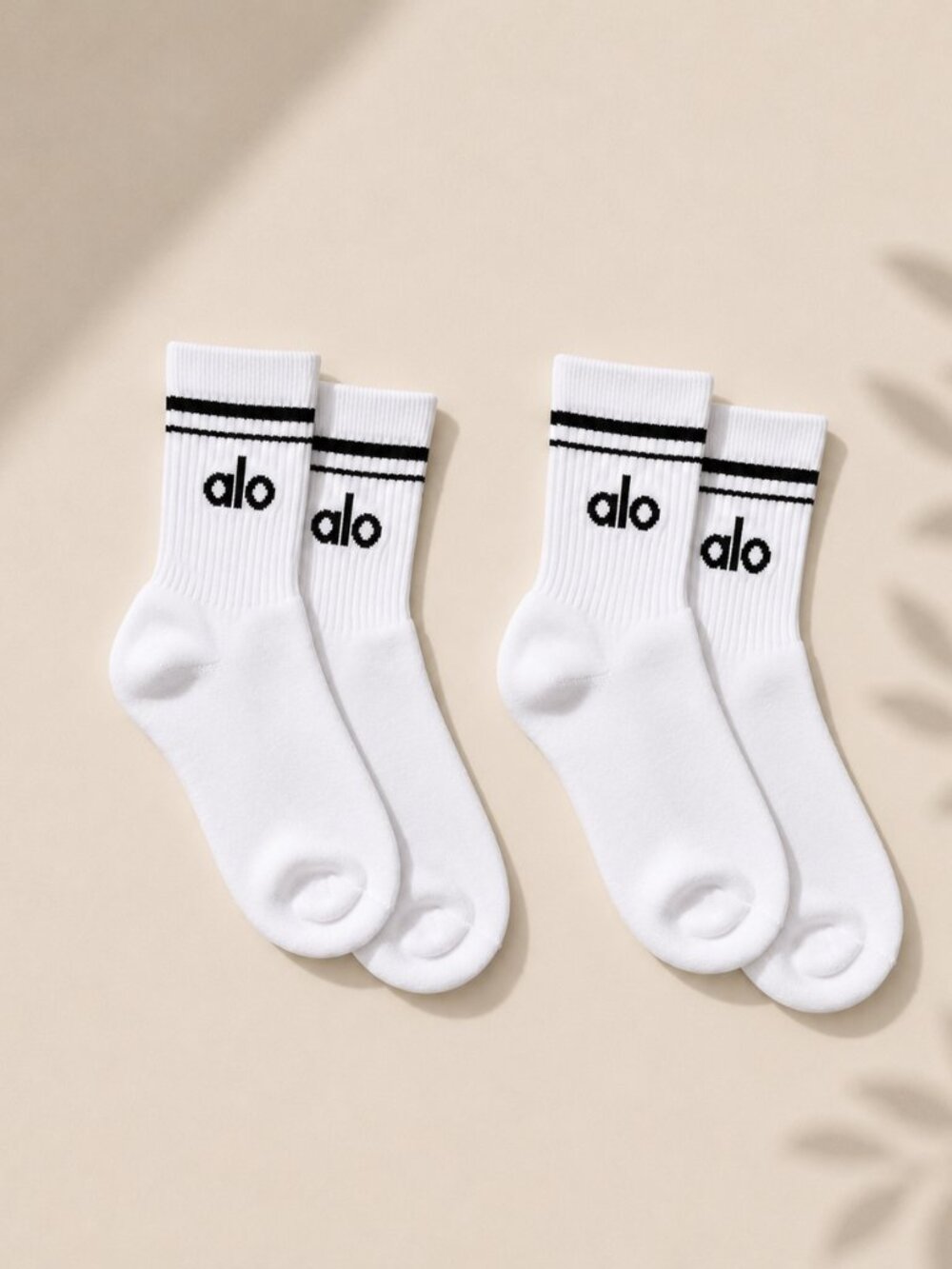 2 pack Alo Yoga Unisex Half-Crew Throwback Sock White Black